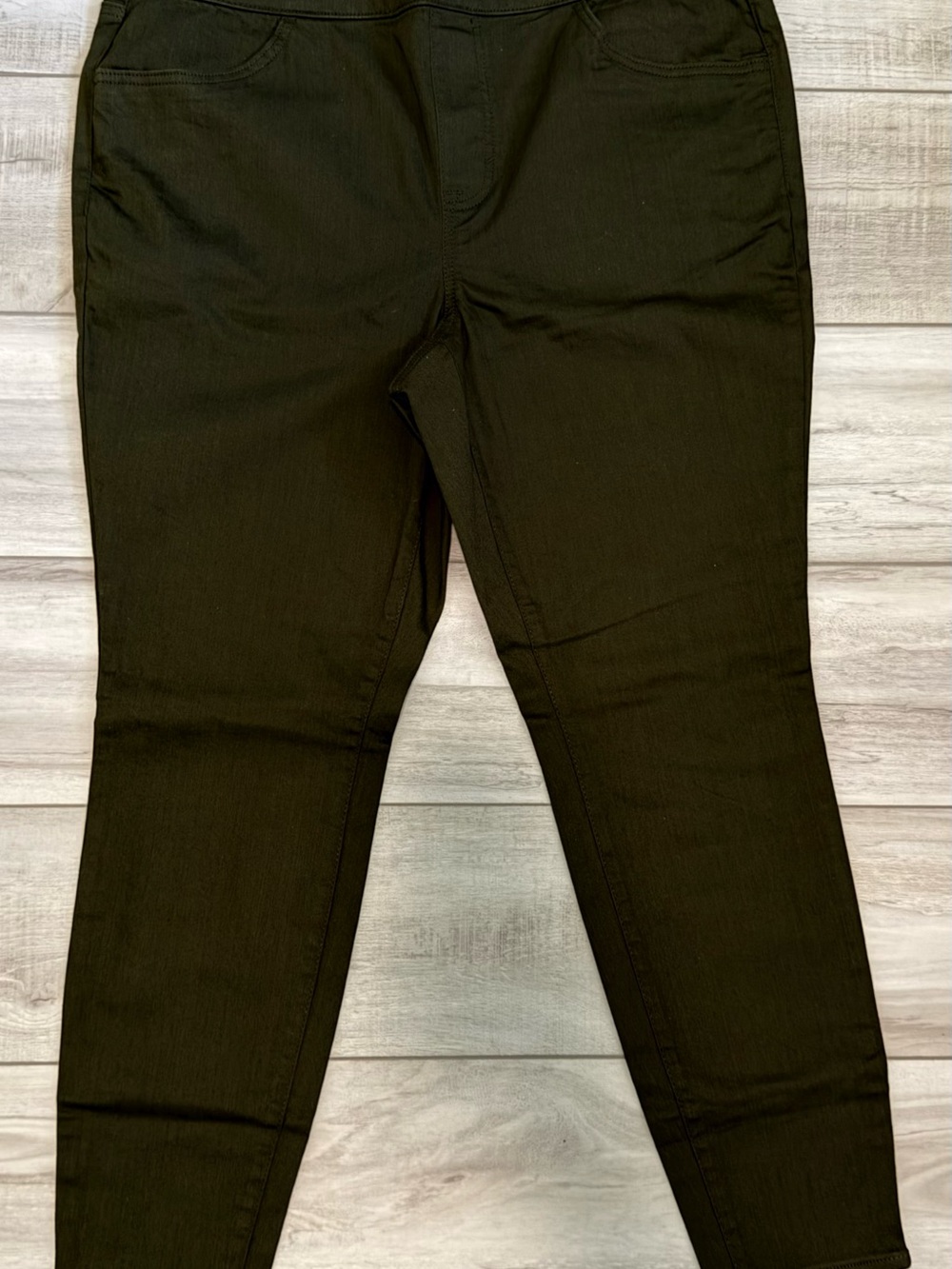 EVRI Women’s Green Chinos